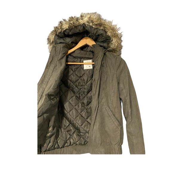 Y2K La Hearts | Green zip up warm quilted jacket faux fur trimmed hood - Picture 5 of 7